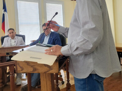 County pauses meeting to vet ESD No. 3 signatures