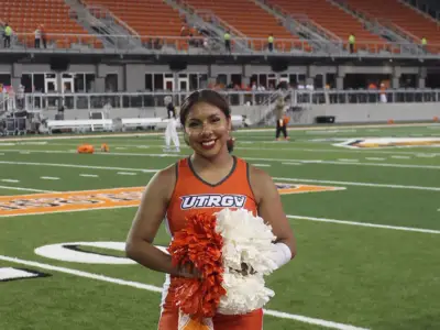 Uvalde cheerleader makes history in Vaqueros opener