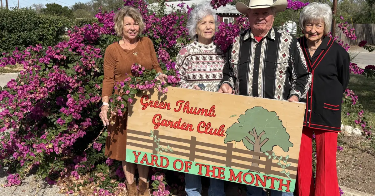 Hogans, Garner Abstract win yard of the month honors - Uvalde Leader News