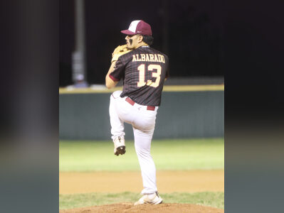 Coyotes face Pearsall, Floresville in baseball