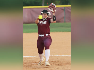 UHS girls win weather-plagued home softball finale