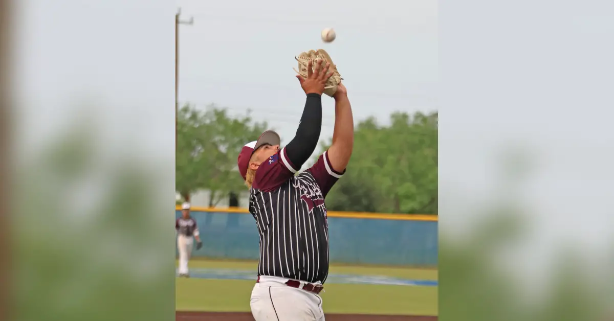 Coyotes fall in the third game of baseball playoffs