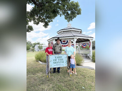 Utopia rodeo draws crowd, generational riders